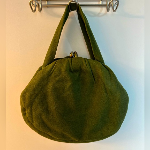 Vintage Handbags - Beautiful Vintage 1960s Green Kisslock Handbag